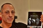 Ralph Fischer und sein Buch „Jeet Kune Do: Das Vermächtnis von Bruce Lee“.