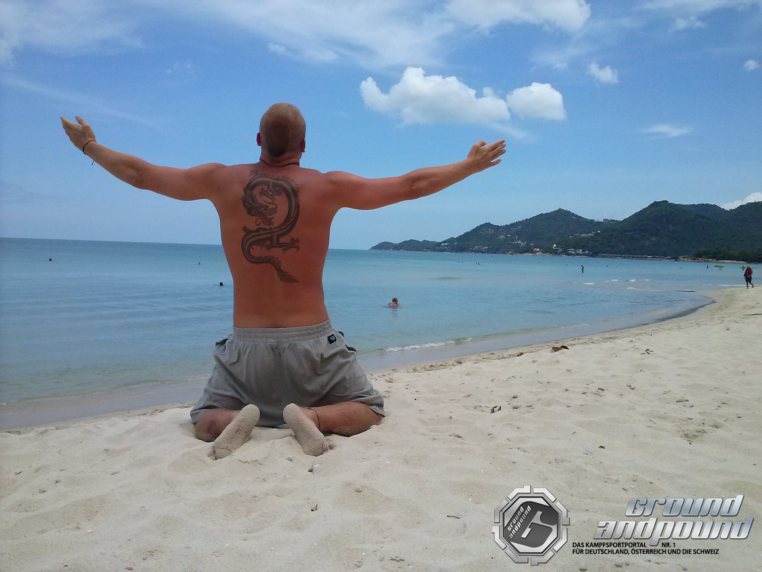 Daniel Dörrer im thailändischen Paradies, im Videoblog für GnP-TV.