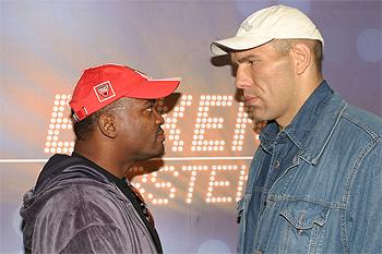 Valuev vs. Donald (Foto via www.boxnews.com)