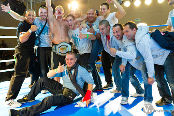 Billstein feiert seinen Sieg! (Foto via german-mma.de)